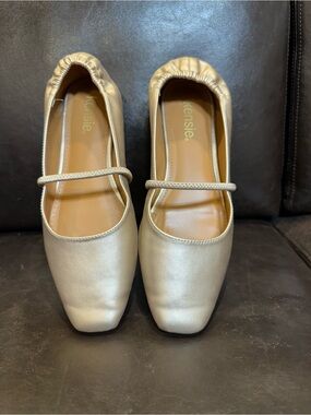 Kensie Metallic Champagne Ballet Flats with Elastic Strap & square toe